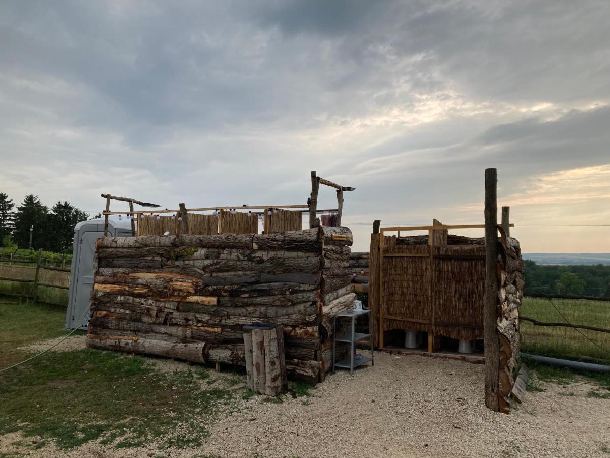 Dharma Horse Shelter Bungalows & Farmping Siófok Esterno foto