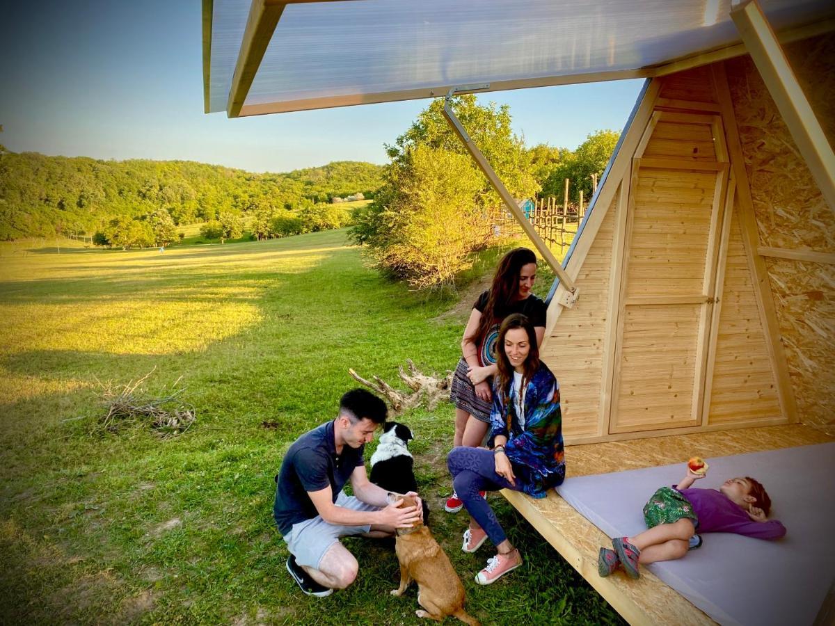 Dharma Horse Shelter Bungalows & Farmping Siófok Esterno foto