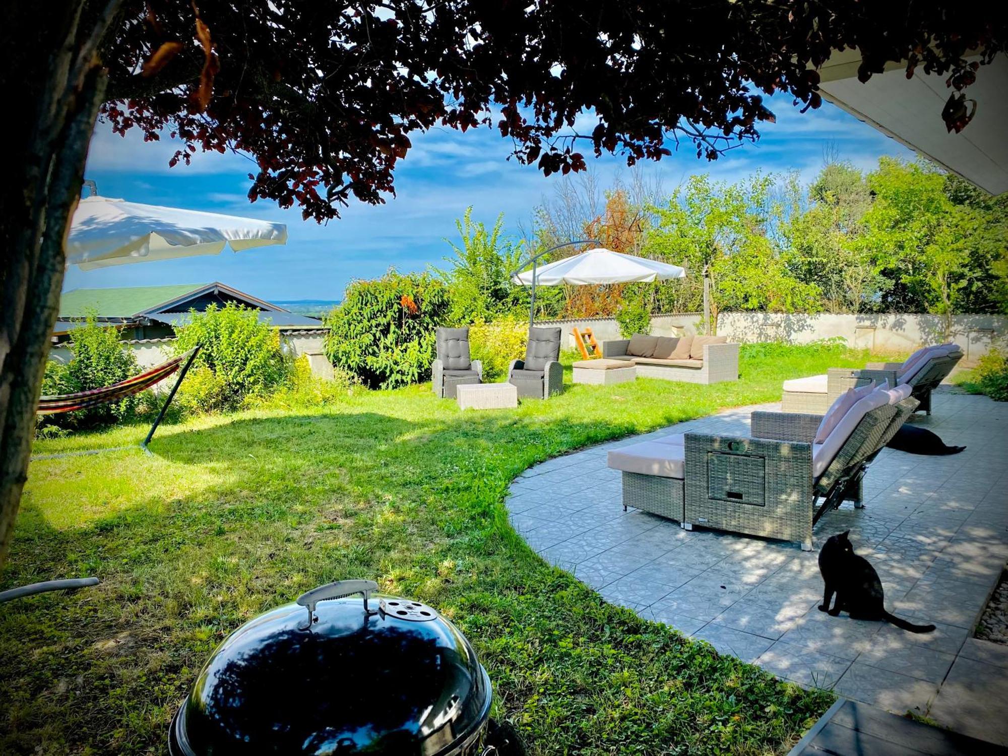 Dharma Horse Shelter Bungalows & Farmping Siófok Esterno foto