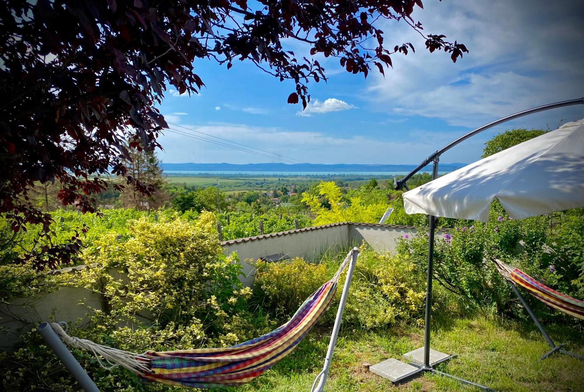 Dharma Horse Shelter Bungalows & Farmping Siófok Esterno foto