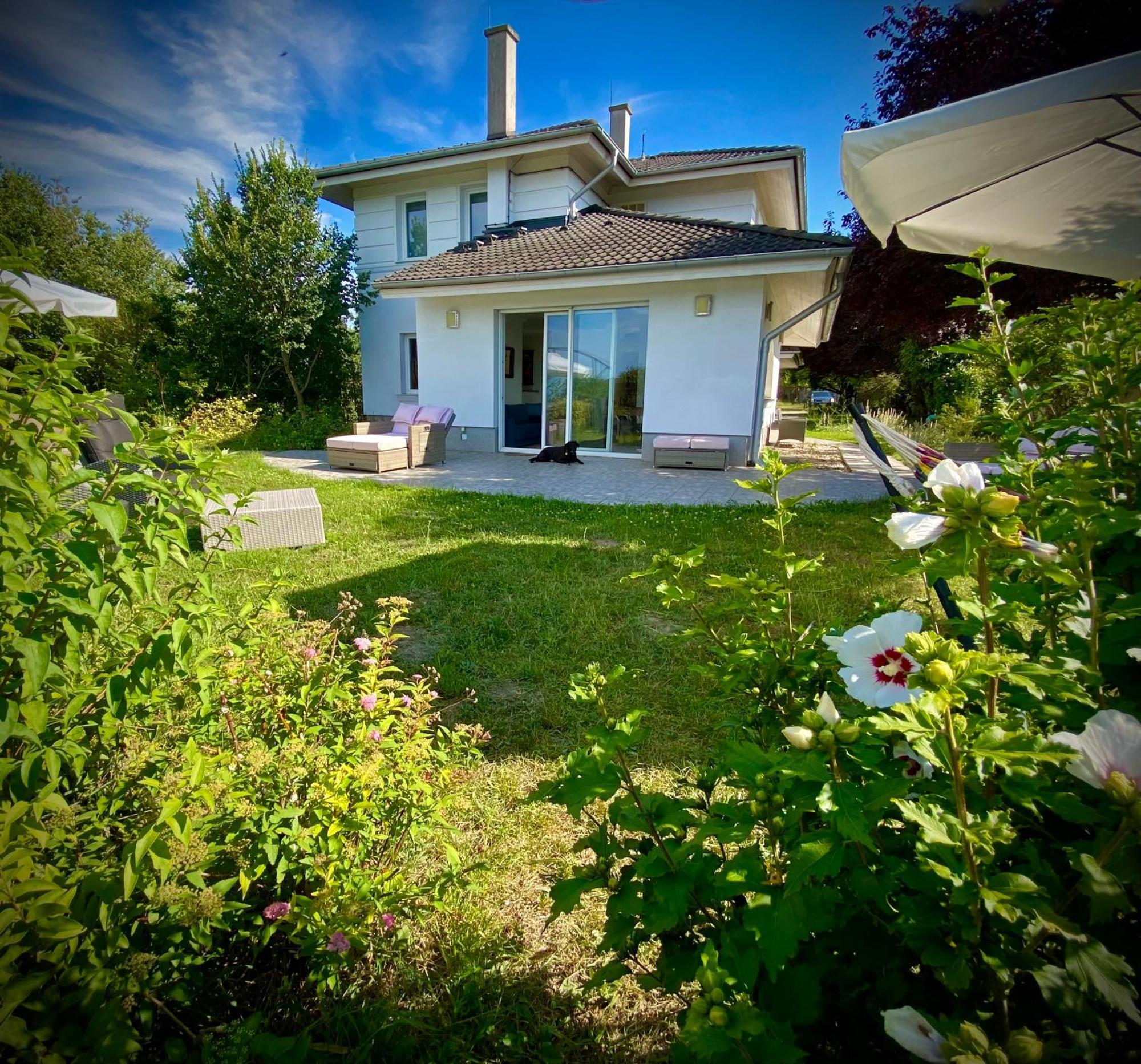 Dharma Horse Shelter Bungalows & Farmping Siófok Esterno foto